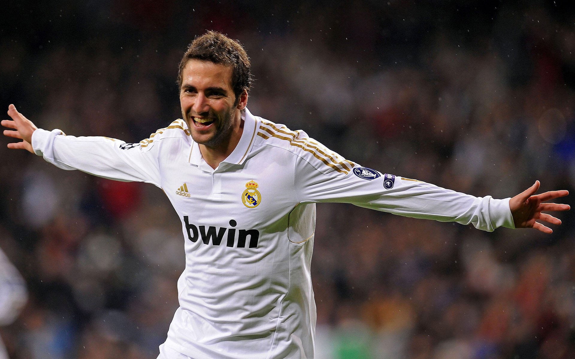 沙特资本颠覆足坛格局!卡瓦哈尔绝杀拜仁,亚洲风暴席卷欧洲